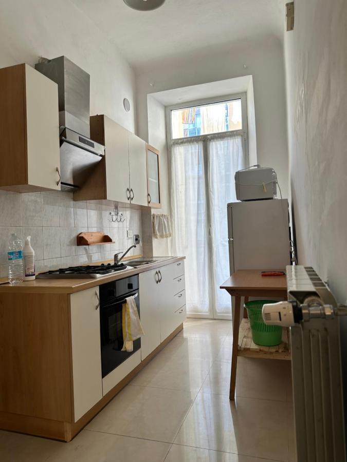 Alloggio In Centro Ben Servito Savona Bagian luar foto