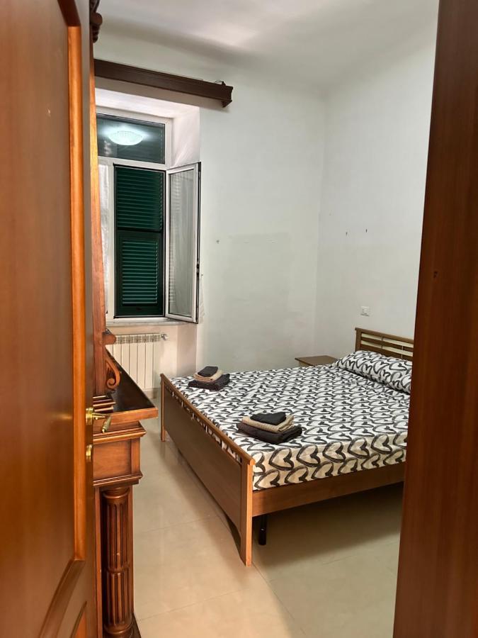 Alloggio In Centro Ben Servito Savona Bagian luar foto