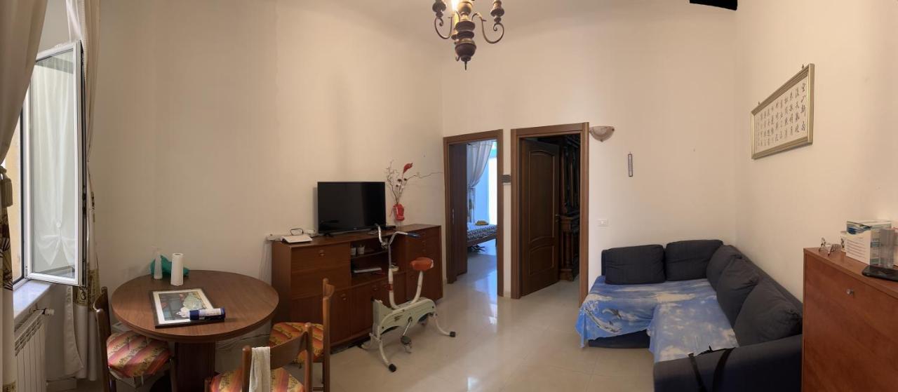 Alloggio In Centro Ben Servito Savona Bagian luar foto