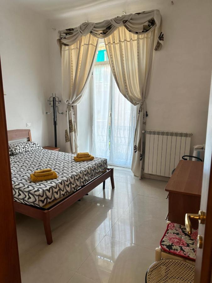 Alloggio In Centro Ben Servito Savona Bagian luar foto