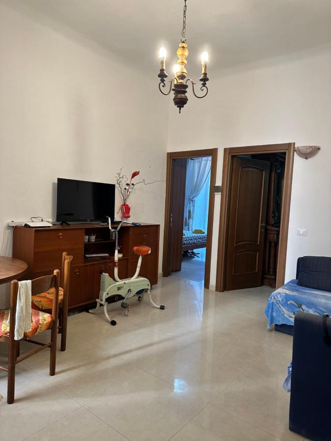 Alloggio In Centro Ben Servito Savona Bagian luar foto