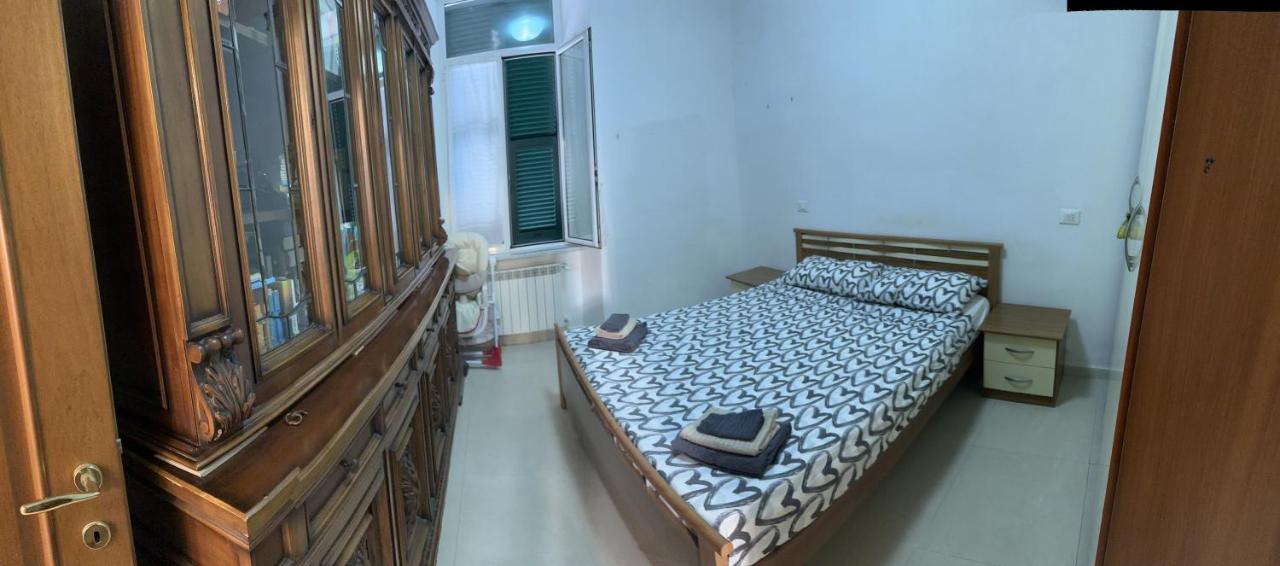 Alloggio In Centro Ben Servito Savona Bagian luar foto